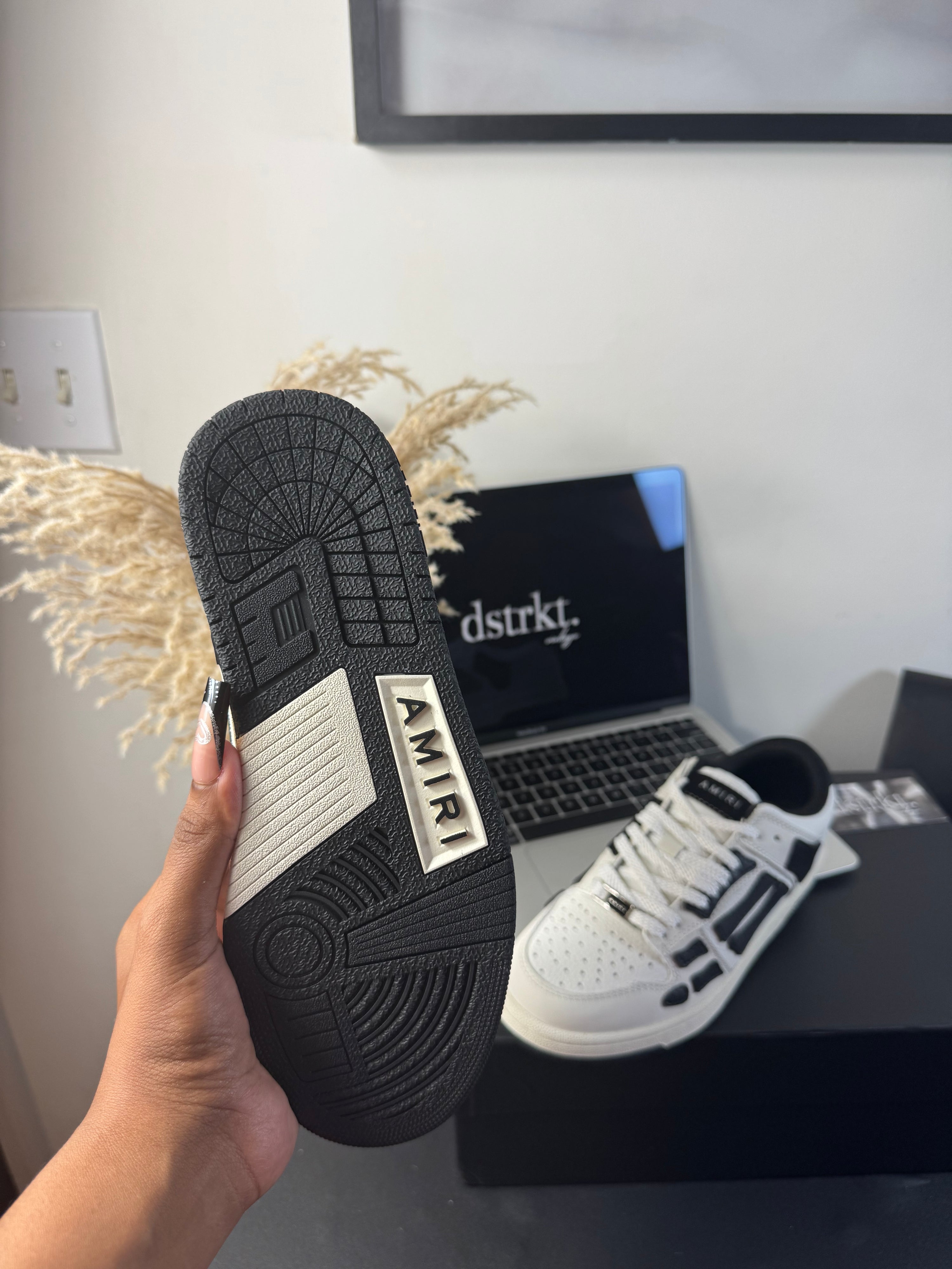 DV. BLACK SKEL LOW TOP