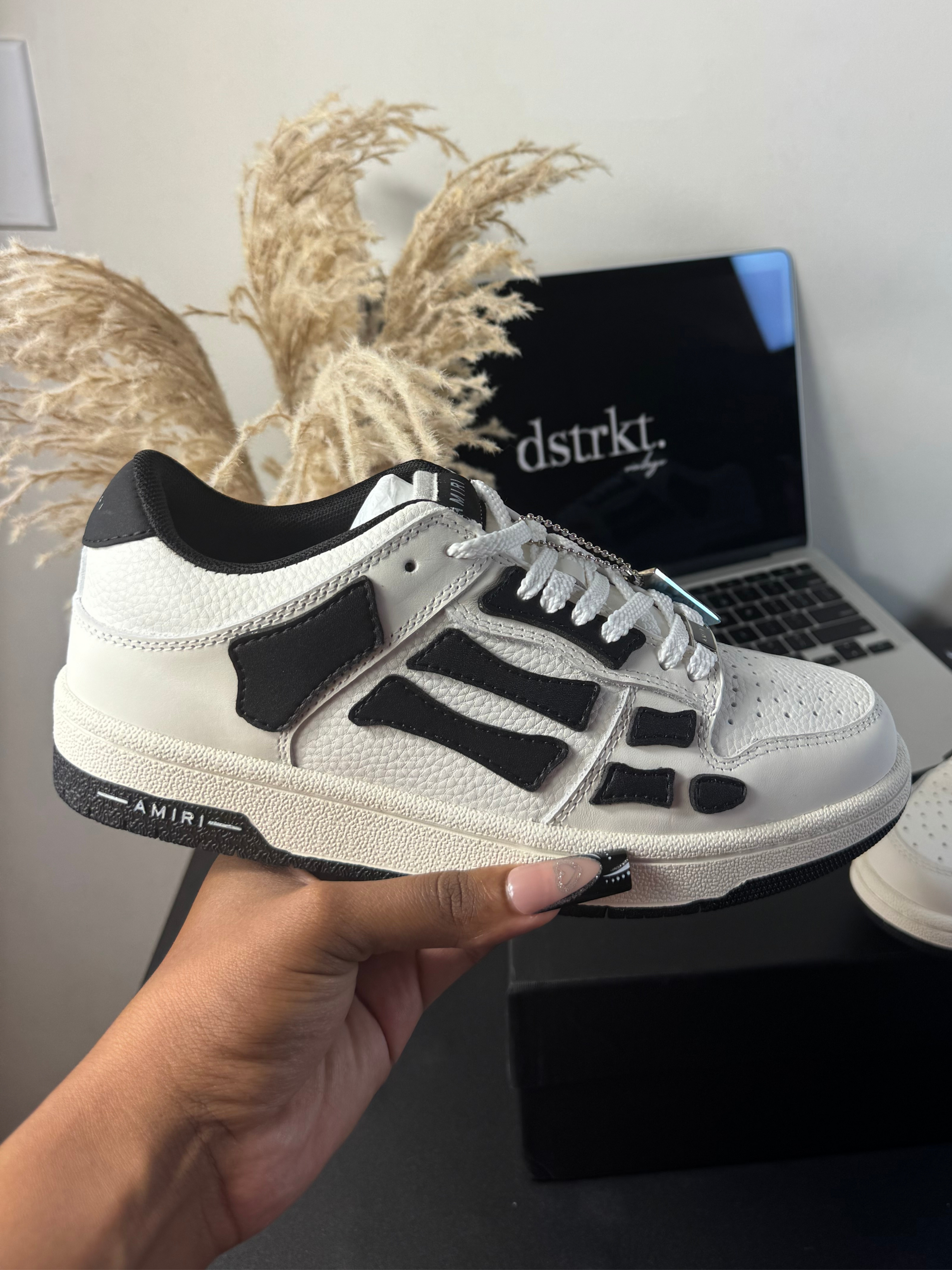 DV. BLACK SKEL LOW TOP